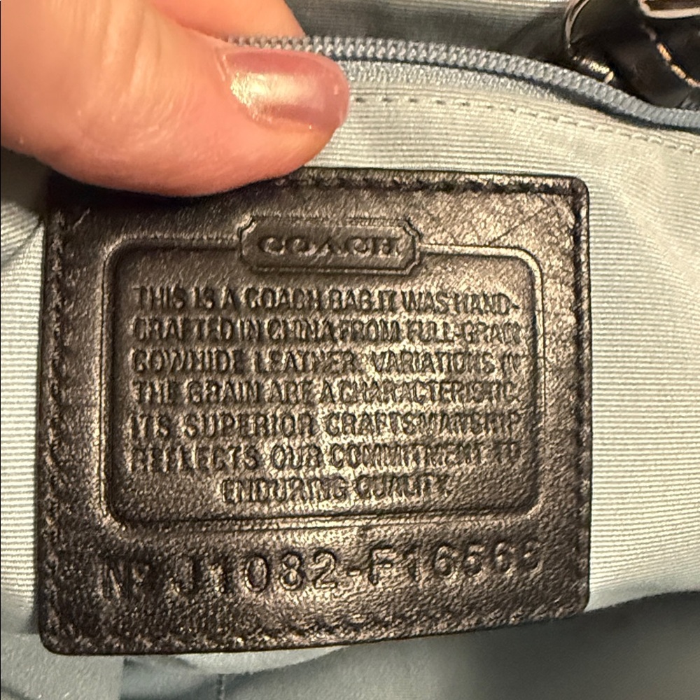 Coach Collector this butter, soft, perfect condition, vintage coach bag 14x8 - Picture 4 of 5